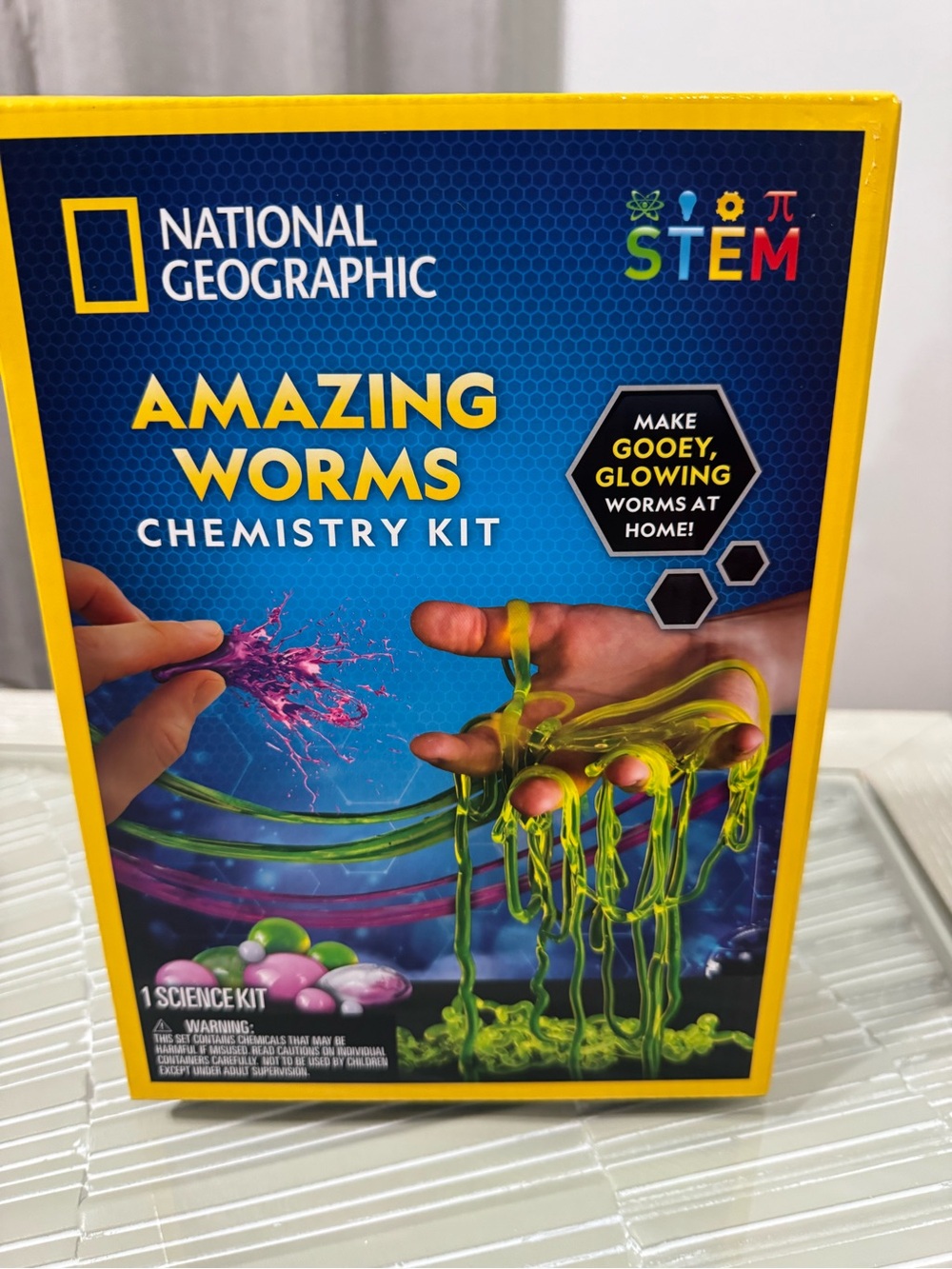 National Geographic Amazing Worms Chemistry Kit - Blue & Yellow
